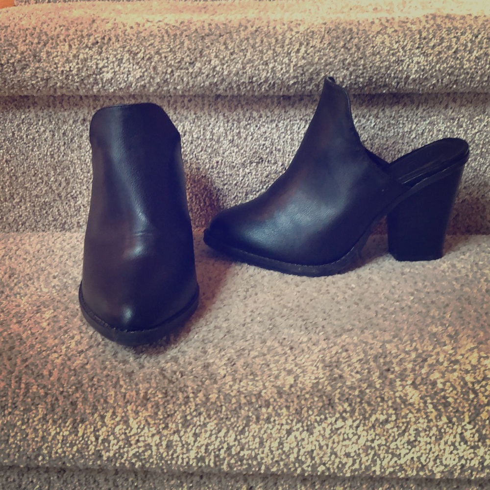 Very cute black mules.